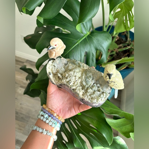 Gemstone Bird carving - Picture 3 of 7